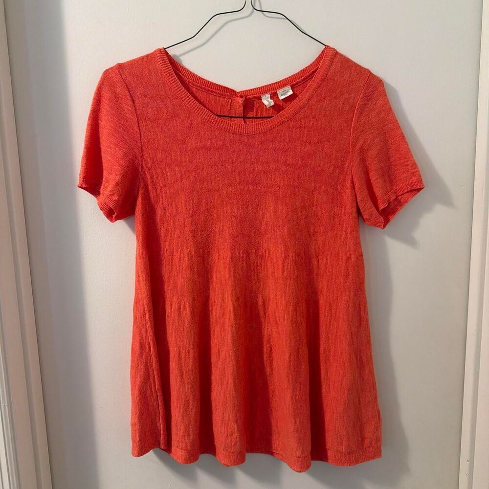 Moth Anthropologie Women's Orange Short Sleeve sweater that buttons in the back